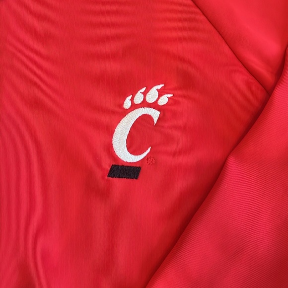 NWT Cincinnati Bearcats Red Cutter and Buck Traverse Colorblock 1/4 zip … - Picture 4 of 11